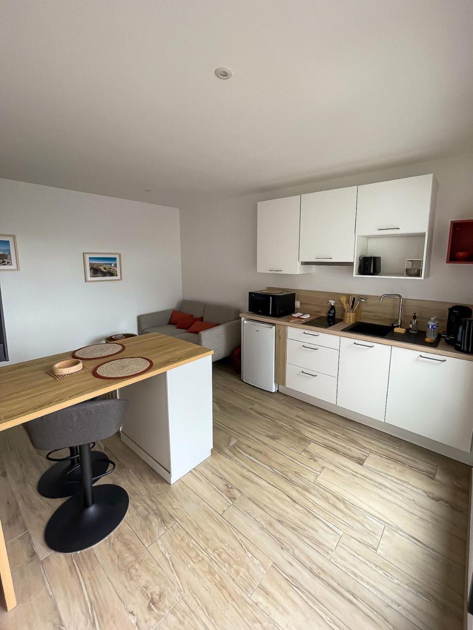 Appartements Guesthouse1 Et Guesthouse2 Sword Beach Colleville-Montgomery Exterior photo